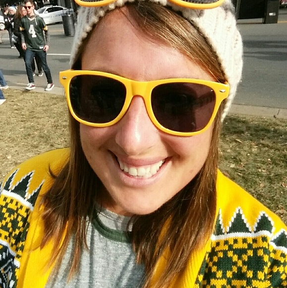 Meet your Posher, Melanie - Picture 2 of 2